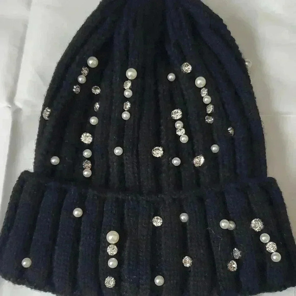 Hello Kitty beanie adored with rhinestones/pearls - Picture 5 of 9
